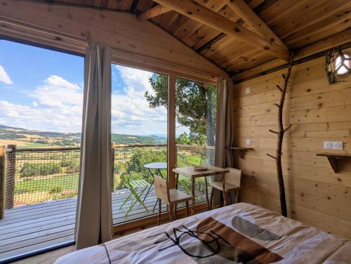 Saint-Paulien Bed & Breakfast | "La cabane", la roseraie de Zoubiroux