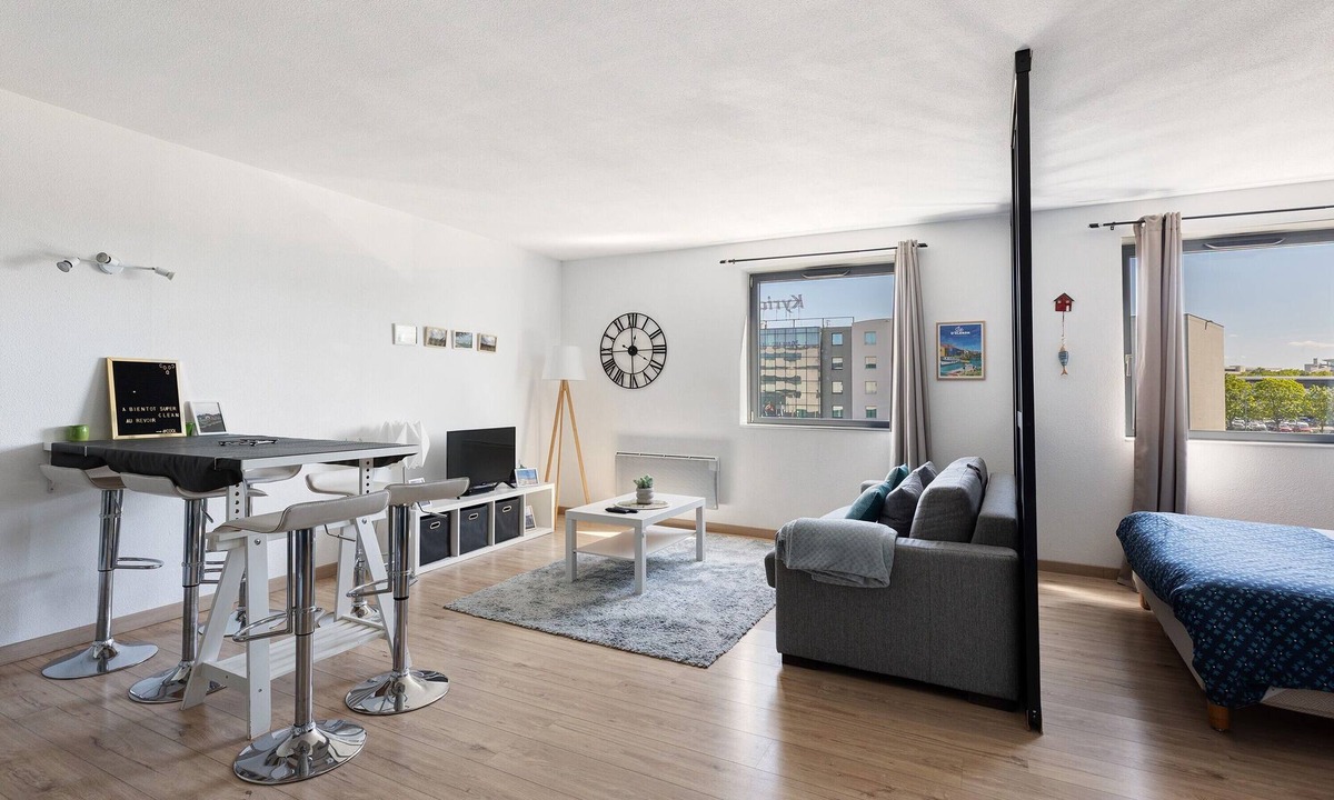 Chasseneuil-du-Poitou Apartment | La Cabano’scope Apartment – Aquatis Residence