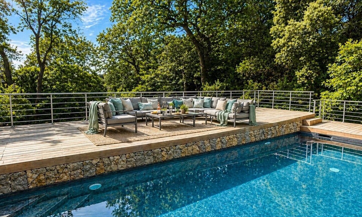 Montferrier-sur-Lez Villa | La Calade: Villa in the shade of oak trees