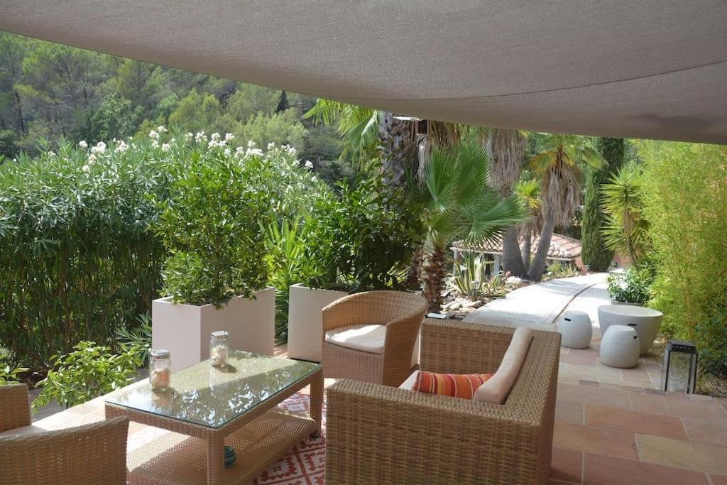 Belgentier Apartment | La Canopée de Belgentier
