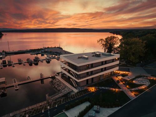 Lac-Megantic Apartment | La Capitainerie du Lac-Mégantic