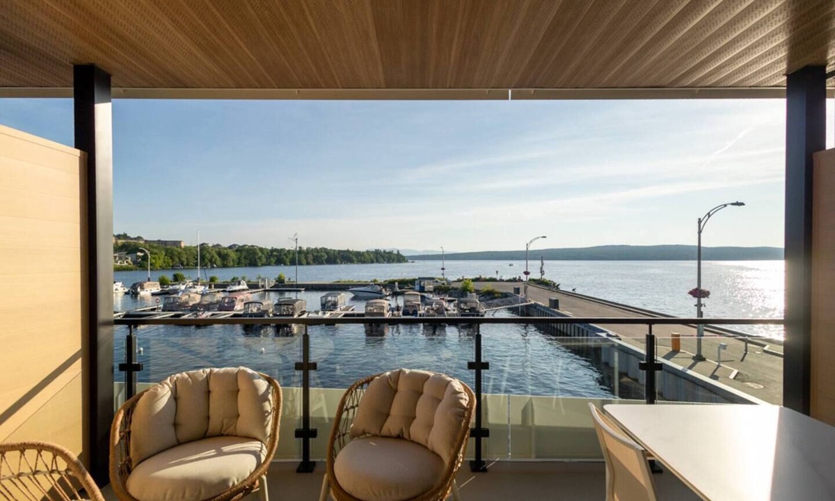 Lac-Megantic Apartment | La Capitainerie - Sérénité - 302 - Bord de l'eau