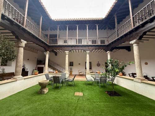 El Romeral House | La Casa de la botica -Casa Rural El Romeral de Toledo