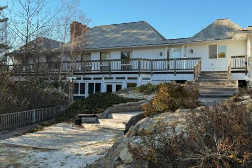 Prides Crossing House | La Casa De La Playa