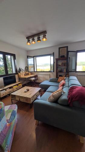 La Puebla de Castro Ski Chalet | La Casa del Lago con vistas a las Montañas