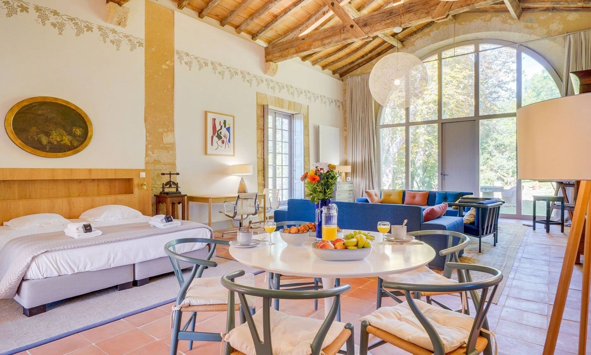 Verac House | La Casa Vérac - Au cœur d'un domaine viticole