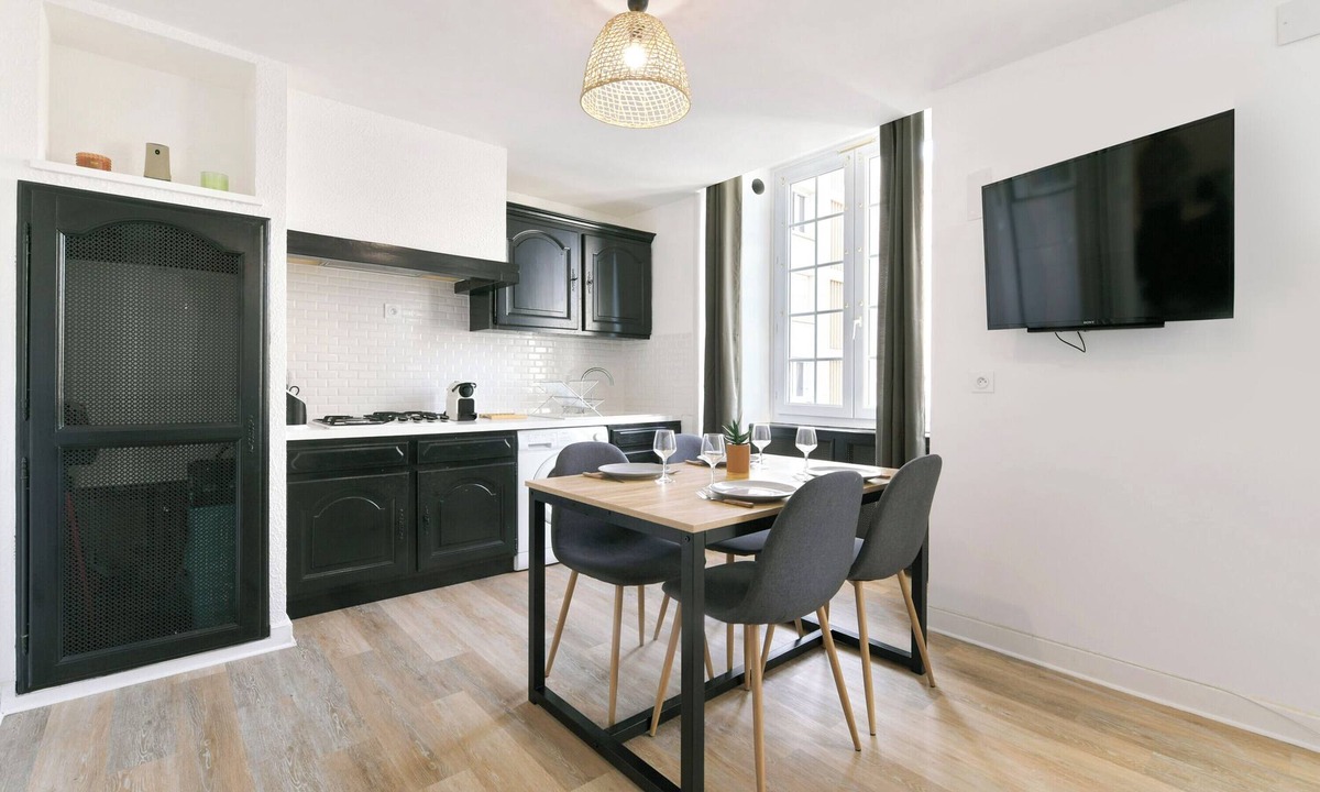Laval Apartment | La Casa - Wifi - 500m centre-ville