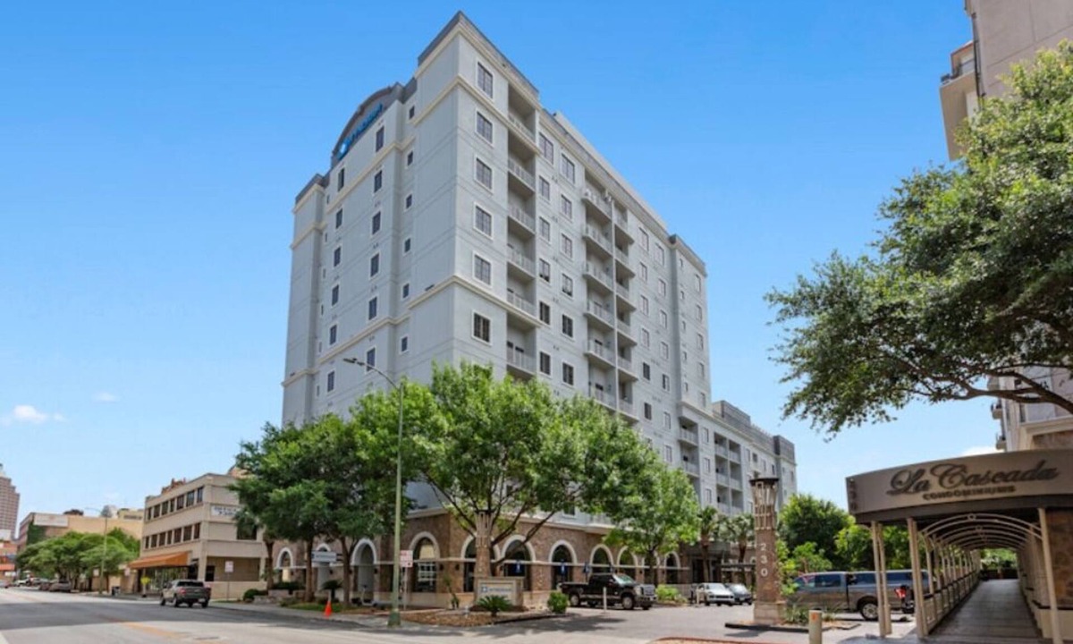 Arsenal Condo | La Cascada, San Antonio - 2 Bedroom Condo