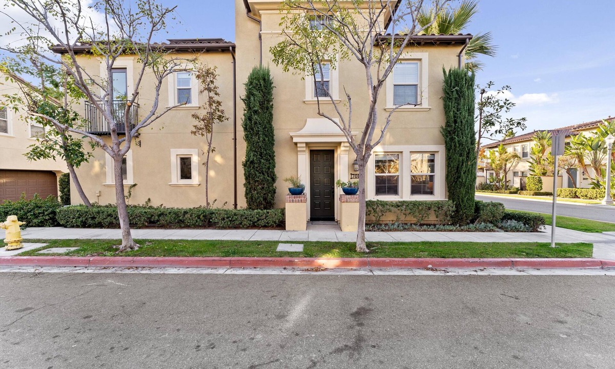 Anaheim Colony Historic District House | La Casita - 31+ Day Stay - Centrally Located in Anaheim Colony Historic District