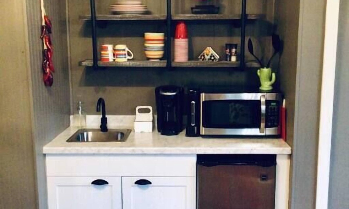 Pawhuska House | La Casita-Efficiency Retreat-1.5 miles from Merc