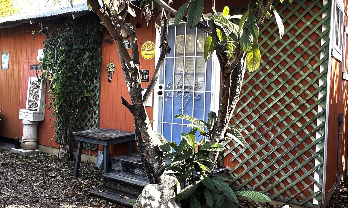 Govalle House | LA CASITA ON EAST 7TH STREET