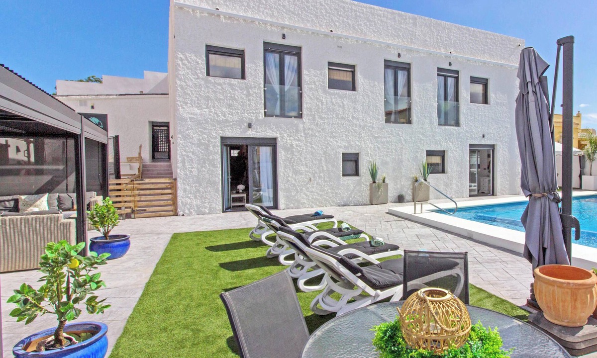 San Fulgencio Villa | La Casona Villa where celebrations come together!