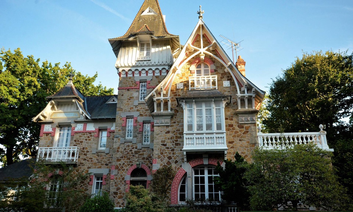 Auray House | LA CASTEL JEANNETTE PRESTIGE VILLA
