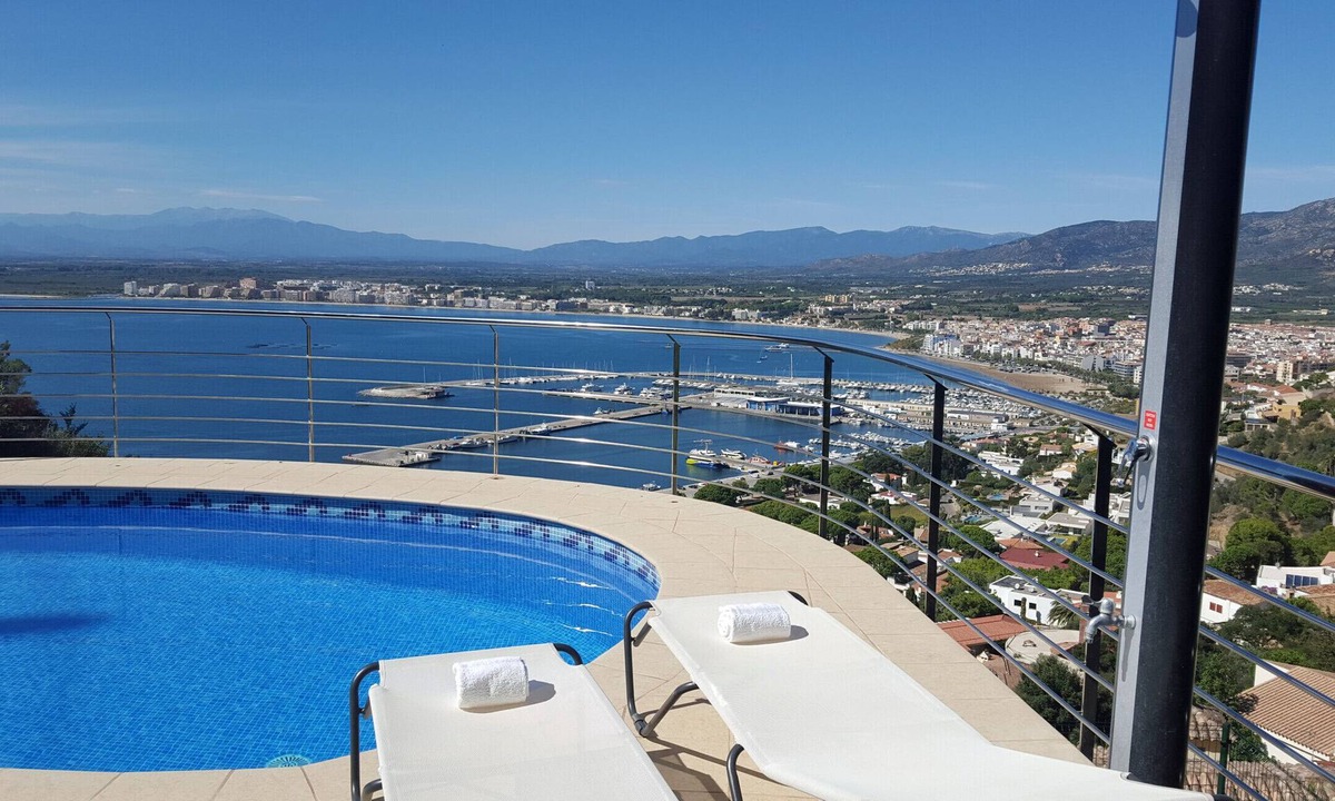 Almadraba-Canyelles Villa | LA CASUCA CON PISCINA PRIVADA