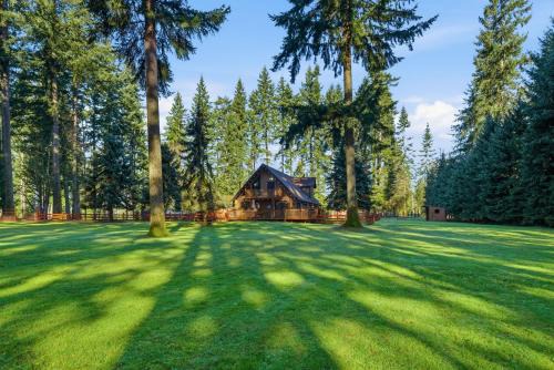 La Center House | La Center Lodge