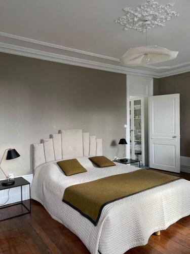 Louhans House | La Chambre d'Adèle