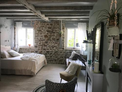 Menil-Hubert-sur-Orne Bed & Breakfast | "La chambre des TISSERANDS"