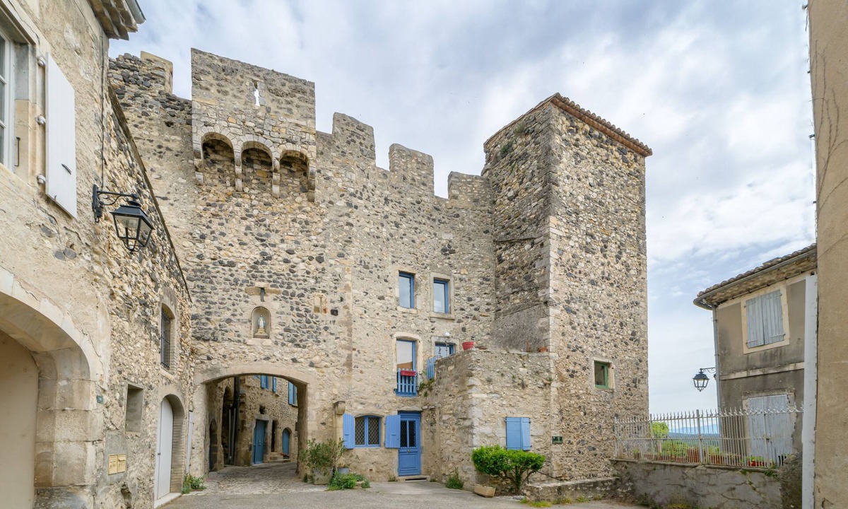 Rochemaure Bed & Breakfast | La chambre des Remparts Romantique