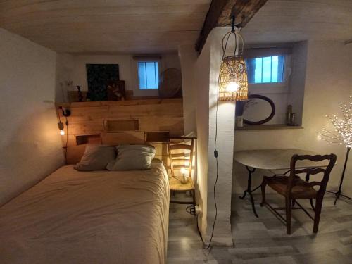 Oloron-Sainte-Marie House | La chambre du jardin