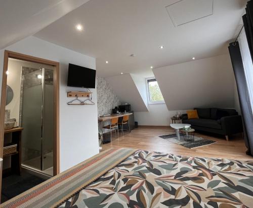 Cuvergnon House | La Chambre du Valois