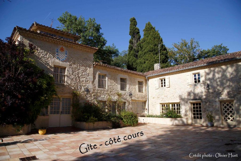 Crastes Bed & Breakfast | La chambre la Tricherie