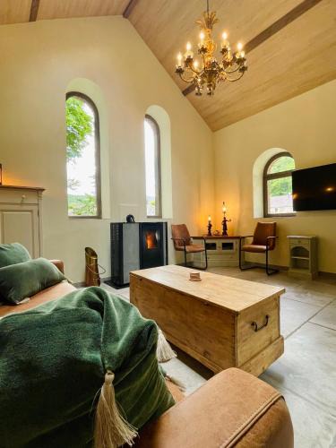 Vireux-Wallerand House | La Chapelle dans le bois