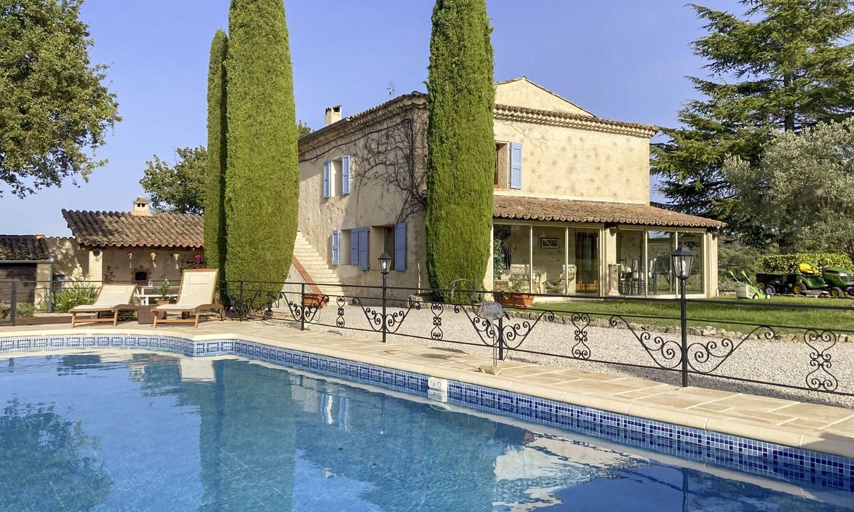 Niozelles House | La Chapelle St Alban, charming Provencal villa for 13 people with swimming pool