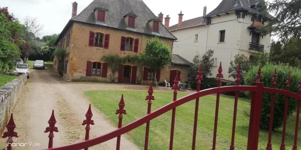 Charlieu House | La charliendine