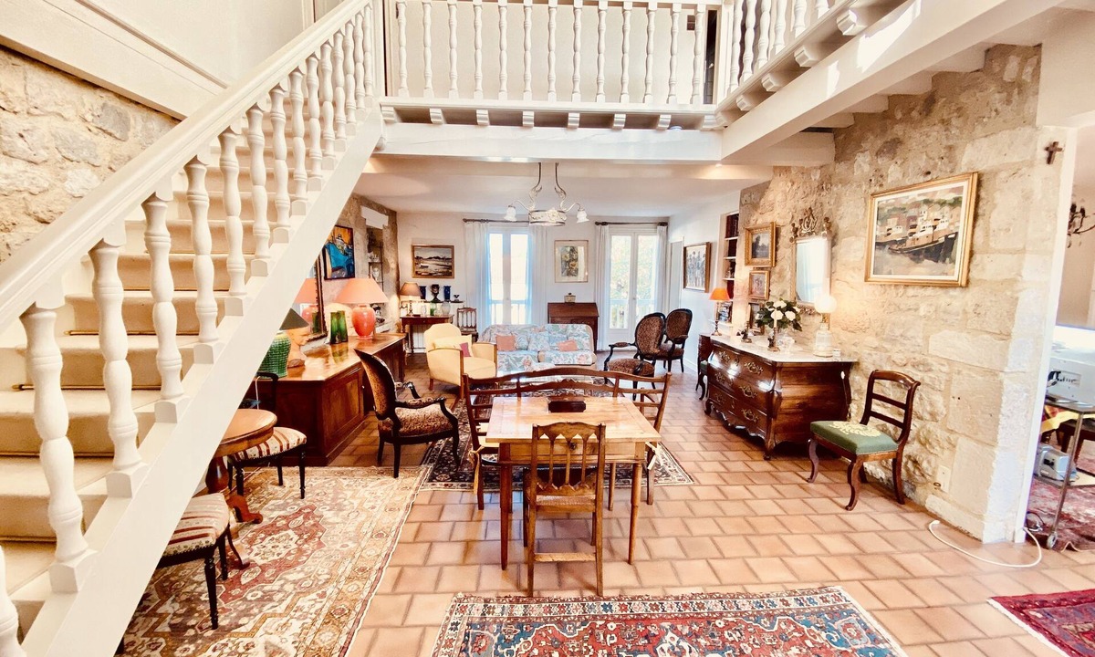 Condom House | La Charmante Condomoise