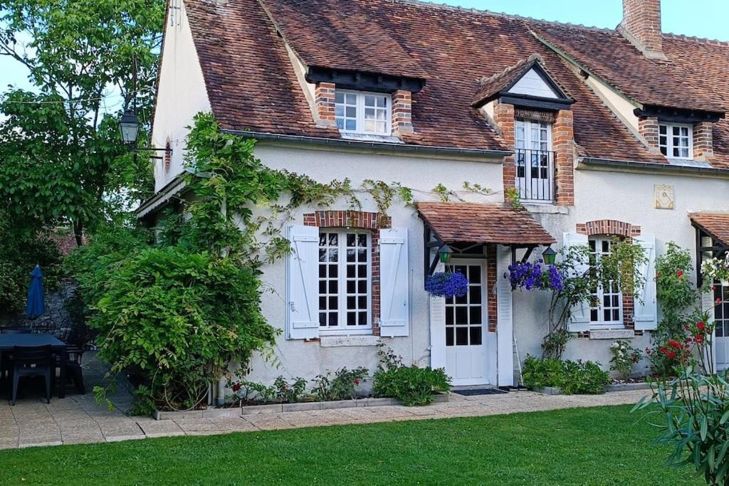 Montcresson House | La Charmault