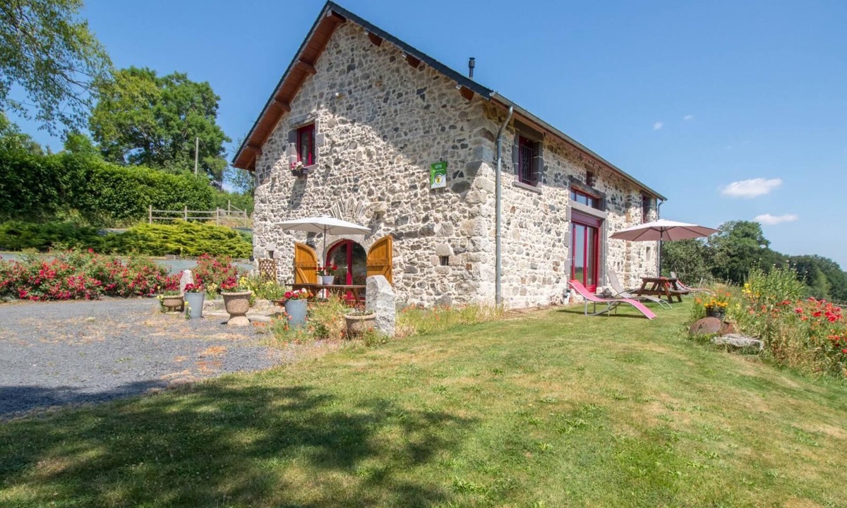 Prondines House | La Charmille - Prondines