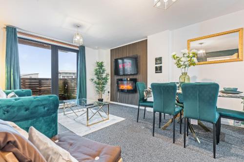 The Westside Apartment | La Chateau De Vert