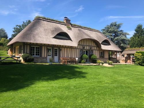 Saint-Pierre-le-Vieux House | La chaumière confort et charme Normand