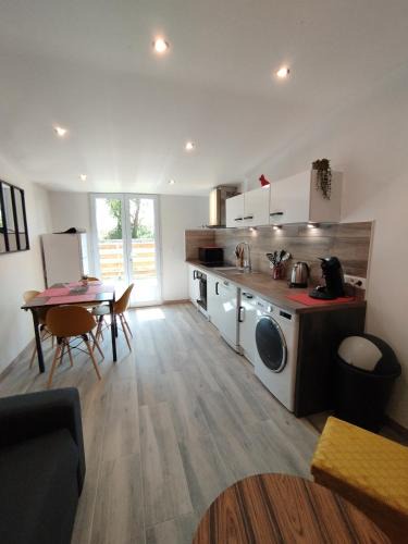 Longues-sur-Mer House | La chaumière