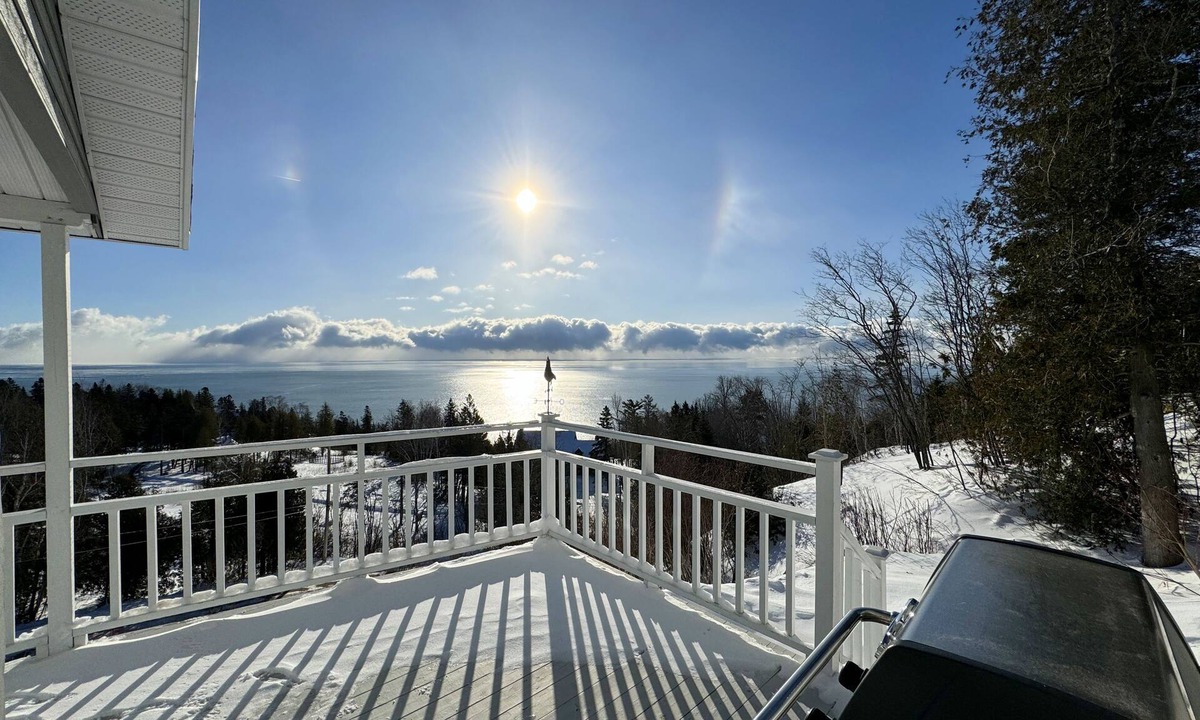 Cap-a-l'Aigle Ski Chalet | La Chouette Cendrée, Cap-à-l'Aigle, Charlevoix, view of the St. Lawrence River.