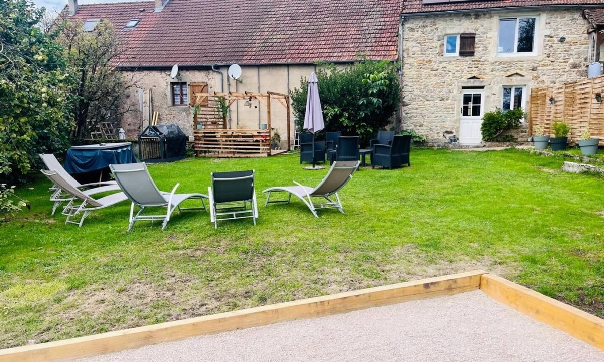 Saisy House | La Chouette Curieuse