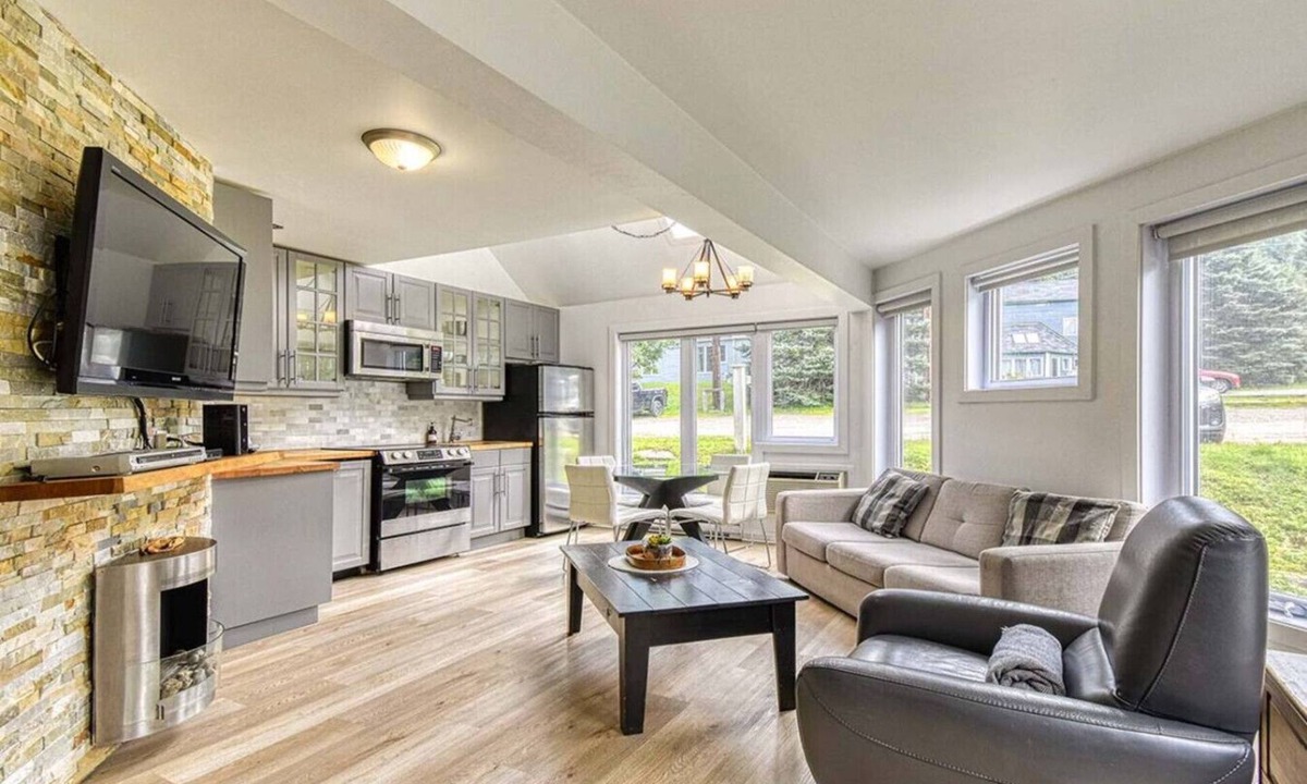 Mont-Tremblant Pedestrian Village Apartment | La Chouette: Ski out Condo on the Voyageur Trail!
