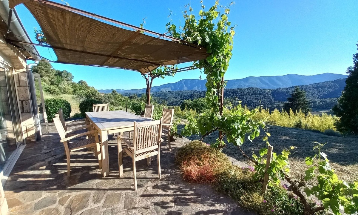 Saint-Pierre-Saint-Jean House | "La cigale et les fourmis" pretty bungalow, sleeps 2, private pool