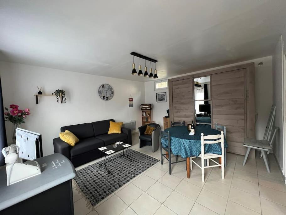 Incheville Apartment | La Clé Vintage