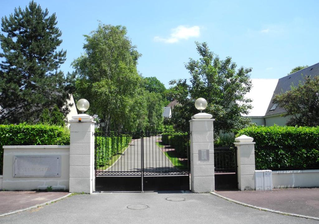 L'Etang-la-Ville House | La Clémencerie Chambre d'hôtes