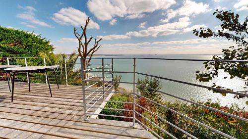 Champeaux House | La Clef Decamp Cottage Pêcheur 12pers vue Mont St-Michel