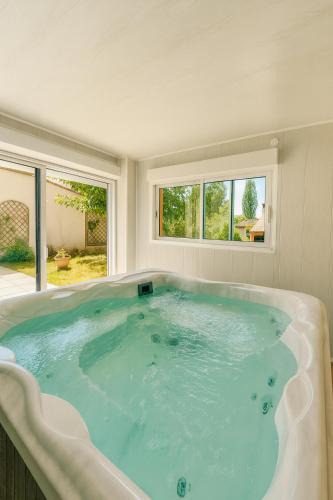 Lafrancaise House | La Coccinelle- Gîte familial, Spa & Sauna