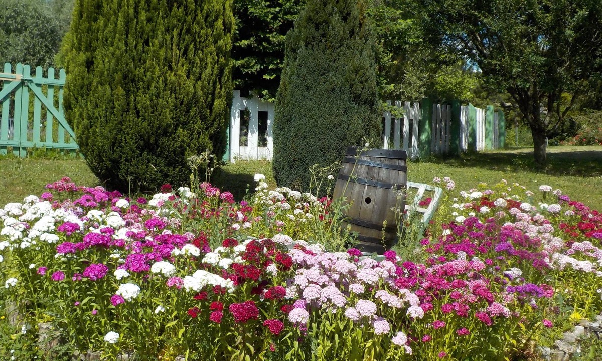 Meurville House | La Colline aux Fustes