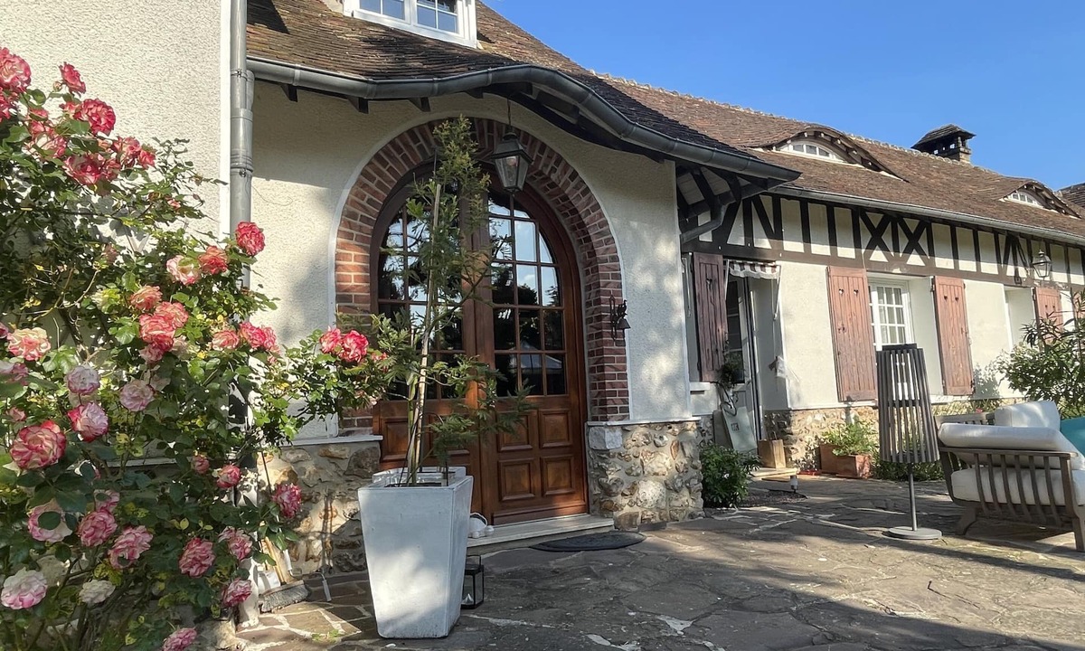 Sainte-Gemme-Moronval House | La Collinière