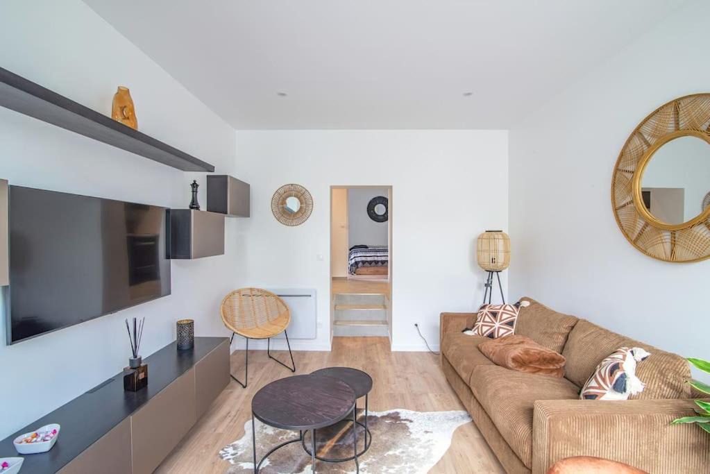 Le Chesnay Apartment | La Comtesse De Montespan