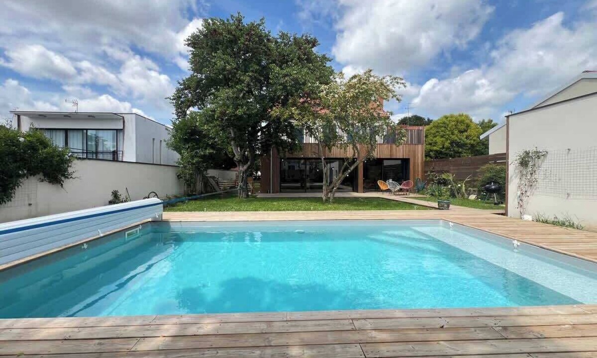 Sept Deniers House | La Conviviale - Maison Familiale avec Piscine