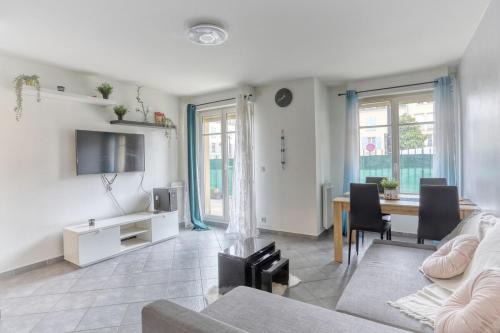 Buc Apartment | La Cour Secrète Buc