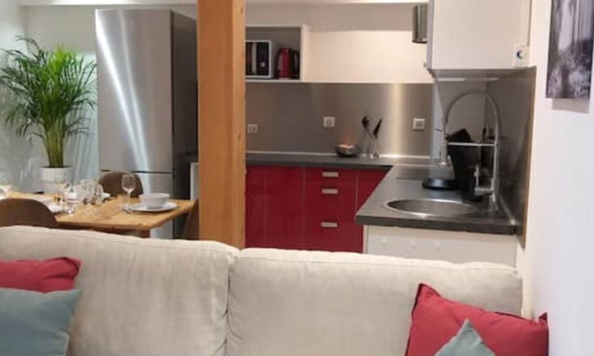 Challes-les-Eaux Apartment | La Dépendance du Château de Triviers