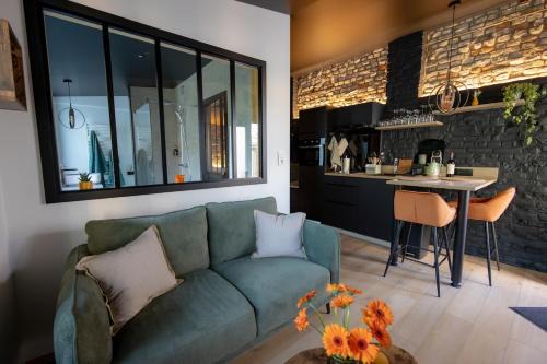 Sebourg House | La Dépendance, Pause nature & balnéo pour deux à Sebourg