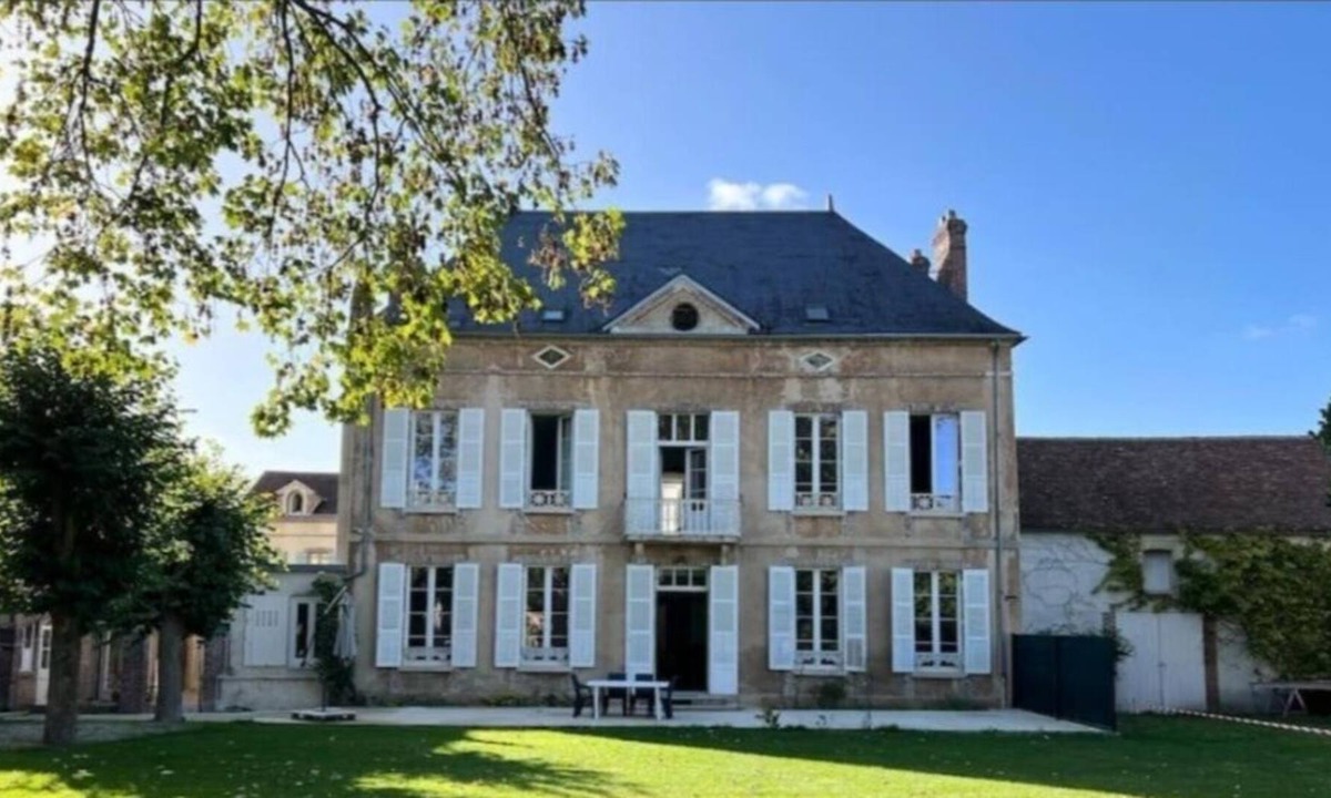 Villeneuve-sur-Yonne House | LA DEMEURE DU PARC